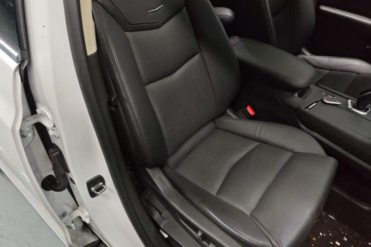 Used Cadillac XT5 2018 25T Luxury Model