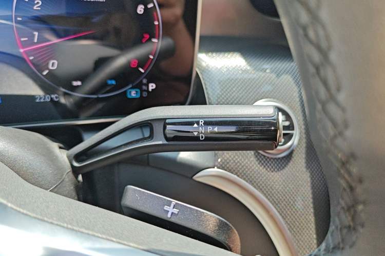 Used Mercedes-Benz GLC 2025 Refresh GLC 260 L 4MATIC Dynamic Edition Gear Lever