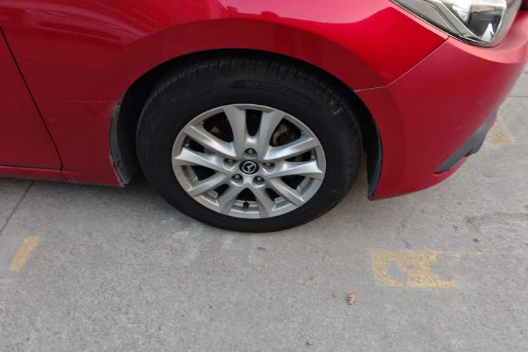 Used Mazda 3 Axela 2016 Sedan 1.5L Manual Comfort Model
