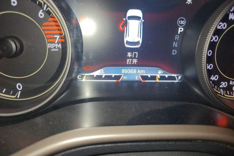 Used Jeep Cherokee 2017 2.0L Superior Edition Odometer Close Up