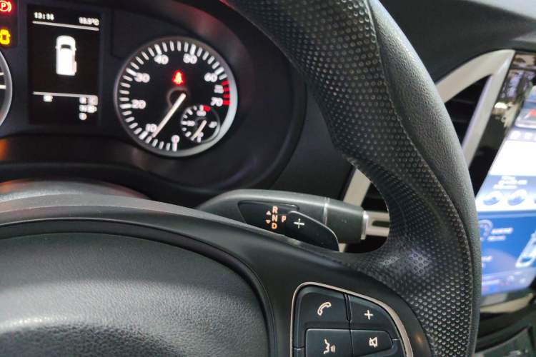 Used Mercedes-Benz Vito 2018 2.0T Elite Version 7 Seats China VI Emission Standard