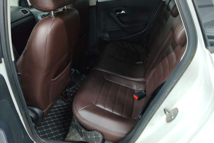 Used Volkswagen Polo 2016 1.6L Automatic Comfort Model