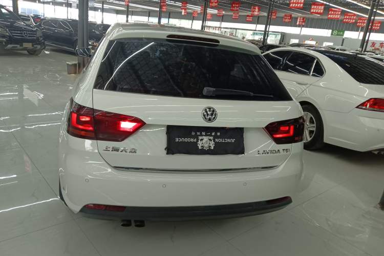 Used Volkswagen Gran Lavida 2013 1.4 TSI Automatic Comfort Model Rear