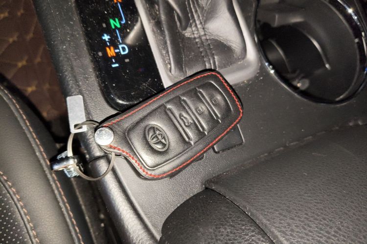 Used Toyota Highlander 2018 2.0T Four-Wheel Drive Prestige Version 7 Seats China V Emission Standard
