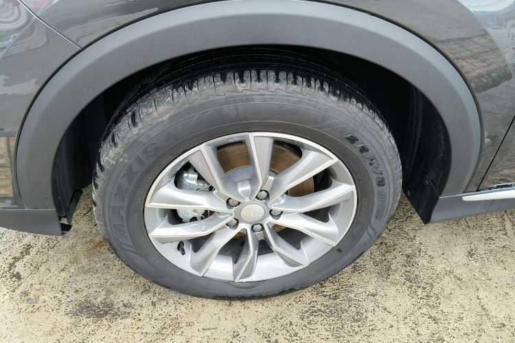 Used Roewe RX5 2023 PLUS 330TGI Automatic Trendsetting Smart Edition
