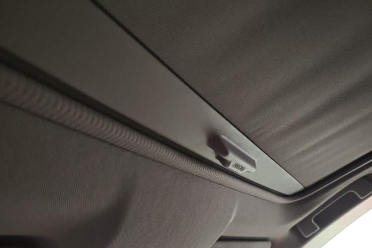 Used Toyota RAV4 2015 2.5L Automatic 4x4 Elite Edition Headliner