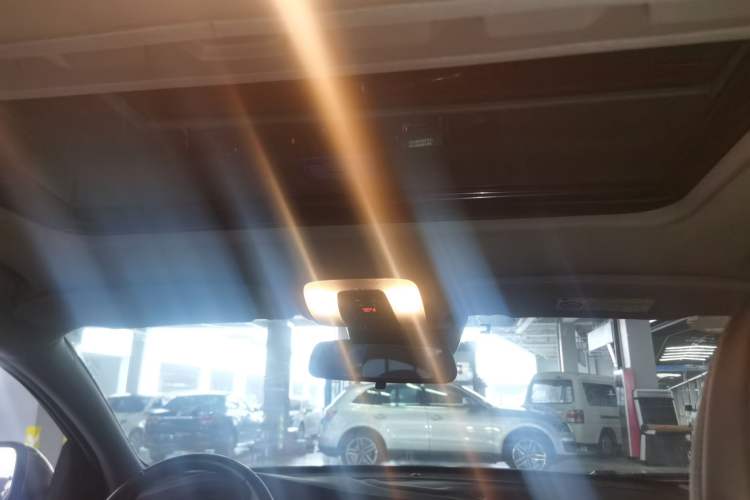 Used Volvo S60 2015 S60L 2.0T Zhiyuan Edition
