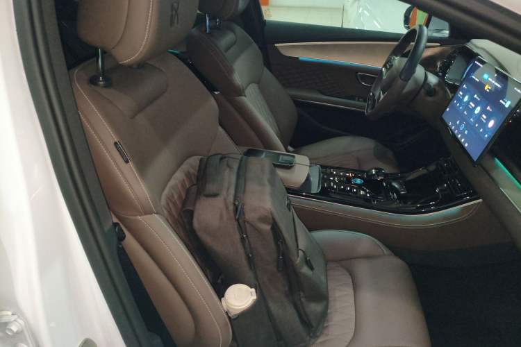 Used BYD Han 2023 EV Champion Edition 605KM Front-Drive Premium Model Right Front Seat