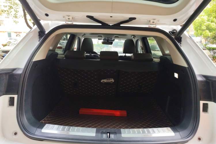 Used Wey VV6 2018 2.0T Two-Wheel-Drive Ultra-Luxury Version China V Standard
