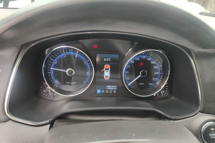 Used Hongqi H7 2013 2.0T Luxury Model
