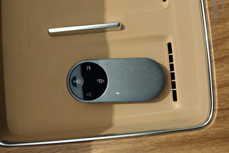 Used Hima AITO M8 2025 Extended-Range Ultra Version 53.4 kWh 6-Seater Edition Vehicle Key