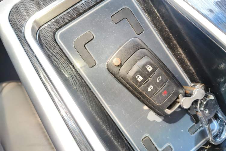 Used Buick GL8 2011 2.4L LT Luxury Business Executive Edition Vehicle Key