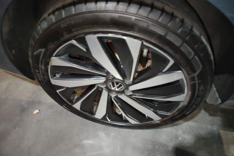 Used Volkswagen Passat 2022 330TSI Elite Edition Right Rear Wheel Hub
