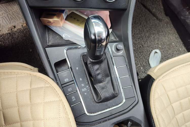 Used Volkswagen Bora 2021 1.5L Automatic Fashionable Smart Connectivity Version Gear Lever