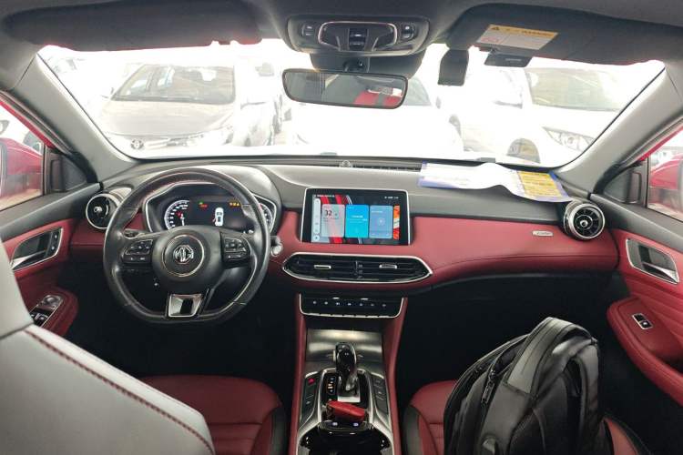 Used MG HS 2019 30T Automatic 2WD Trophy Enhanced Version China VI Standard Center Console