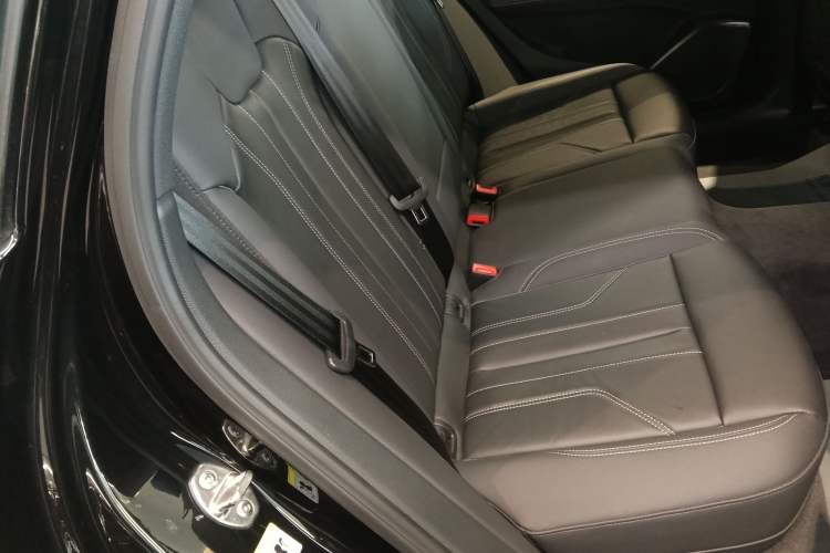Used Audi Q5L 2023 40T Luxury Dynamic Model Left Rear Seat