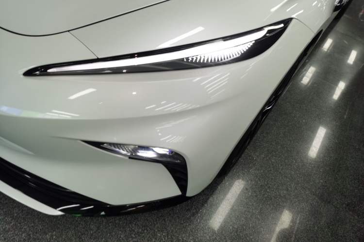 Used Rising F7 2023 Long-Range Edition Left Front Headlight