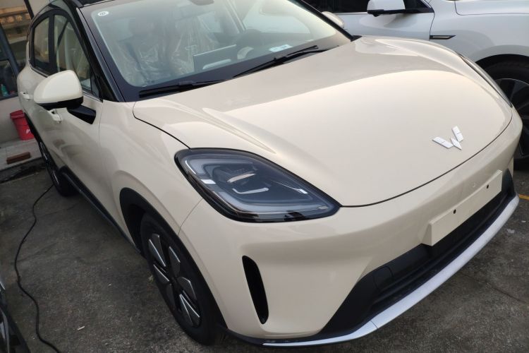 Used Wuling Bingo S 2025 Model 430km Deluxe Edition Front Right 45 Deg