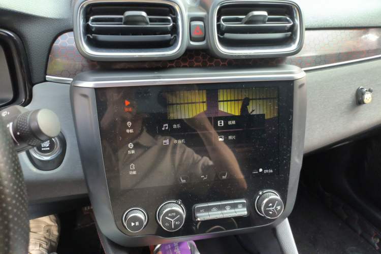 Used Lynk & Co 03 2019 2.0TD Automatic Trend Edition Audio And AC Panel