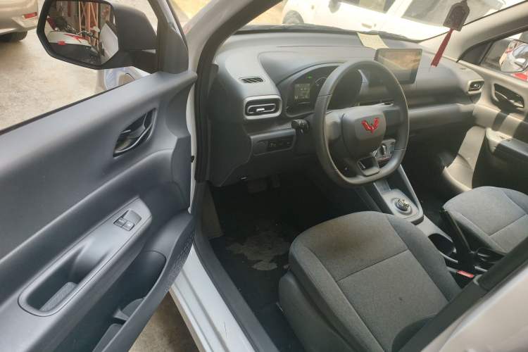 Used Wuling Hongguang New Energy 2024 All-Electric Model 300KM Standard Version Driver Seat