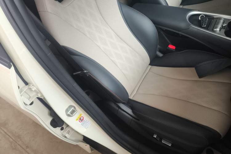 Used BYD Dolphin 2023 420 km Fashion Edition
