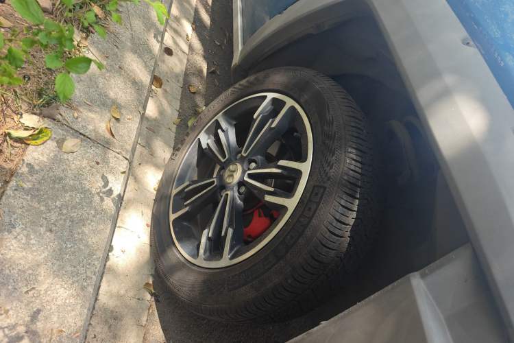 Used BAIC Off-Road BJ20 2016 1.5T CVT Luxury Model Right Front Wheel Hub