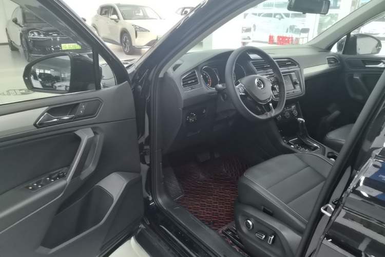 Used Volkswagen Tiguan L 2021 330TSI Automatic Two-Wheel Drive Comfort Edition
