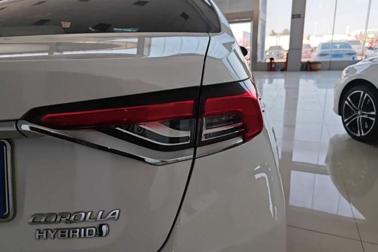 Used Toyota Corolla 2021 Dual-Engine 1.8L E-CVT Pioneer Edition Exterior 3