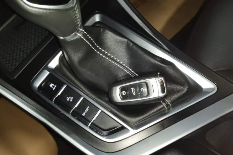 Used Geely Auto Vision X3 2020 1.5L CVT Luxury Model Vehicle Key