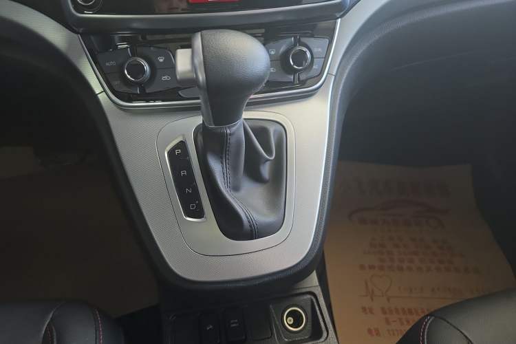 Used Haval M6 2019 1.5T DCT Two-Wheel Drive Value Edition China VI Standard Gear Lever