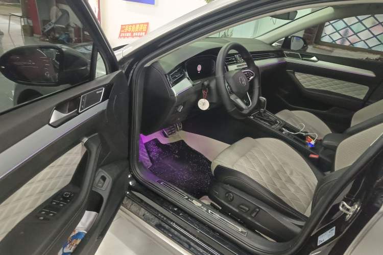 Used Volkswagen Magotan 2023 2 Million Units Commemorative Edition 330TSI DSG Luxury Version Driver Seat