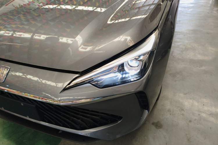 Used Roewe i5 2024 1.5L CVT Luxury Edition
