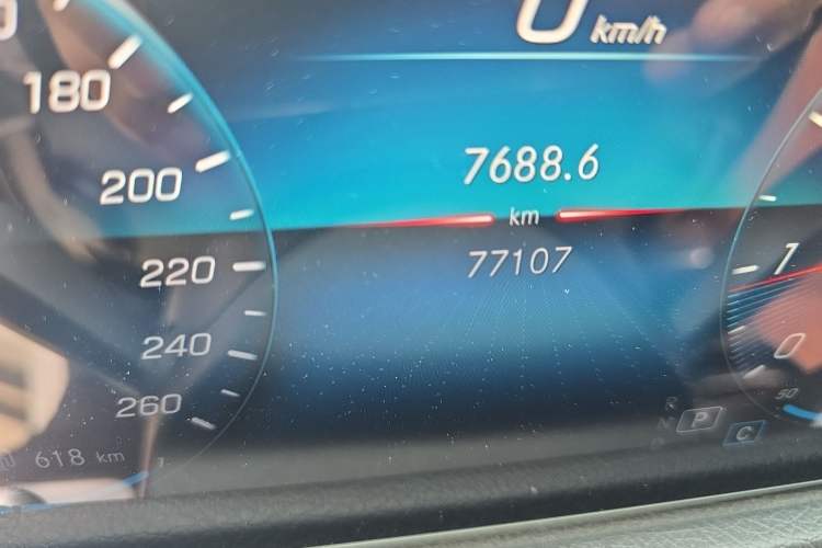 Used Mercedes-Benz GLB 2022 Second Facelift GLB 200 Dynamic Edition Odometer Close Up