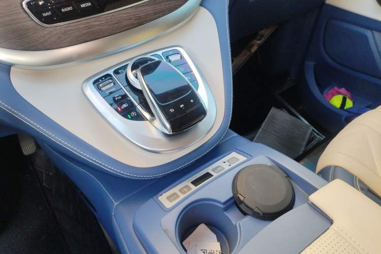 Used Jinguan V-Class 2020 2.0T Bach