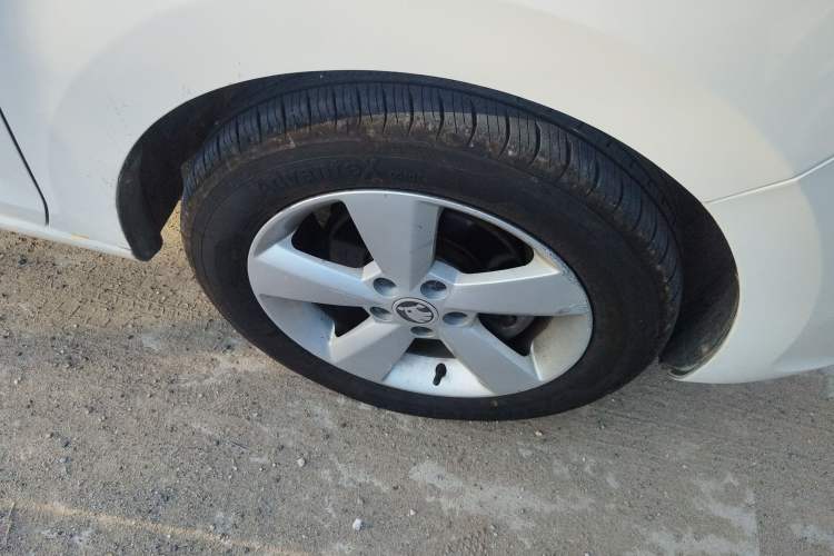 Used Skoda Rapid 2016 1.6L Manual Front-Wheel-Drive Version
