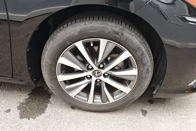 Used Lexus ES 2020 200 Excellence Edition
