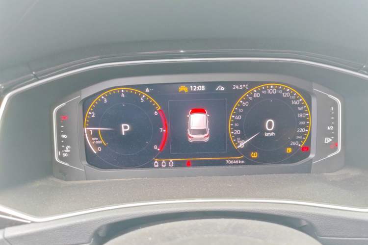 Used Volkswagen T-ROC 2022 280TSI DSG Two-Wheel Drive Comfort PLUS Instrument Cluster