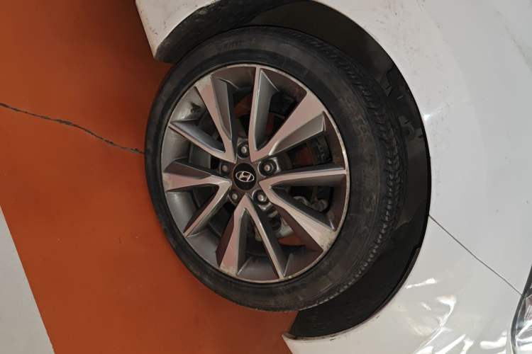 Used Hyundai Elantra (5th Generation / Langdong) 2015 1.6L Automatic Leading Model
