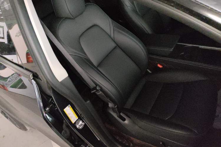 Used Tesla Model Y 2024 Rear-Wheel-Drive Version Right Front Seat