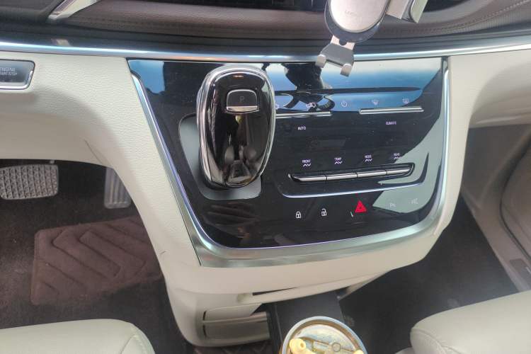 Used Buick GL8 2021 Land Cruiser Executive Class 652T Luxury Model