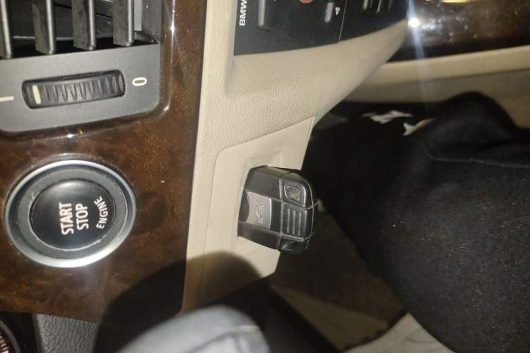 Used BMW 3 Series 2010 320i Sport Edition Vehicle Key