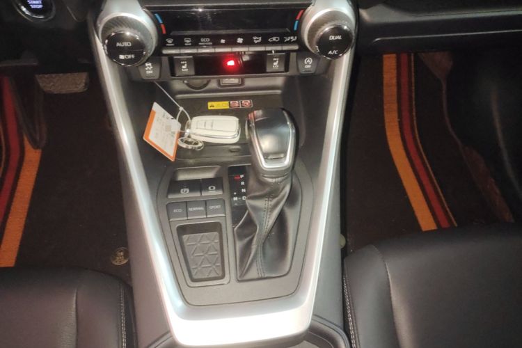 Used Toyota RAV4 2023 2.0L CVT Two-Wheel Drive Fashion Plus Edition
