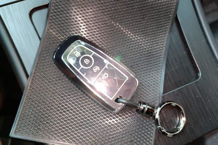 Used Lincoln Corsair 2023 2.0T Two-Wheel-Drive Luxury Edition Vehicle Key