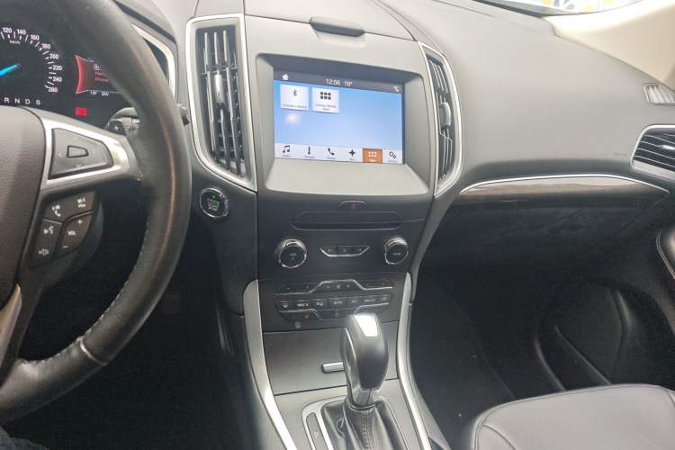 Used Ford Edge 2015 2.0T GTDi 4x4 High-Grade Model
