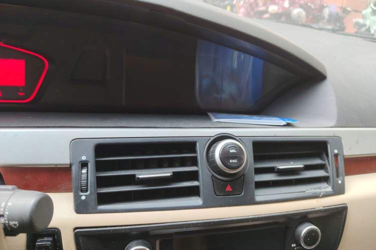 Used Roewe 550 2012 550 1.8L Automatic Intelligent Edition Audio And AC Panel