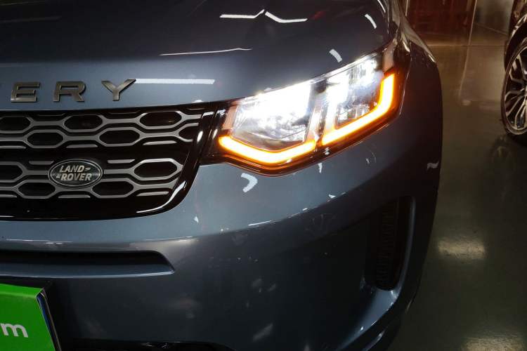 Used Land Rover Discovery Sport 2020 249 PS R-Dynamic Performance Edition Left Front Headlight