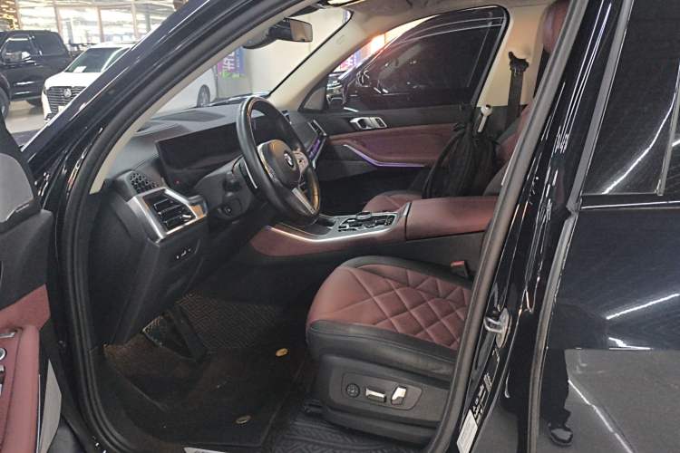 Used BMW X5 2023 xDrive 30Li Luxury M Sport Night Edition Package
