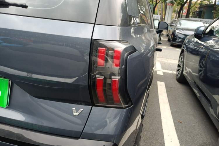 Used AION V 2024 Aion Tyrannosaurus 520 Smart Luxury Edition