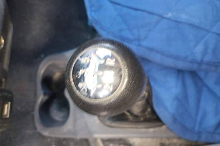 Used Jinbei Hiace X30 2023 1.5L Wealthy Van 2/5-Seater Non-Air-Conditioned Version SWC15M Gear Lever