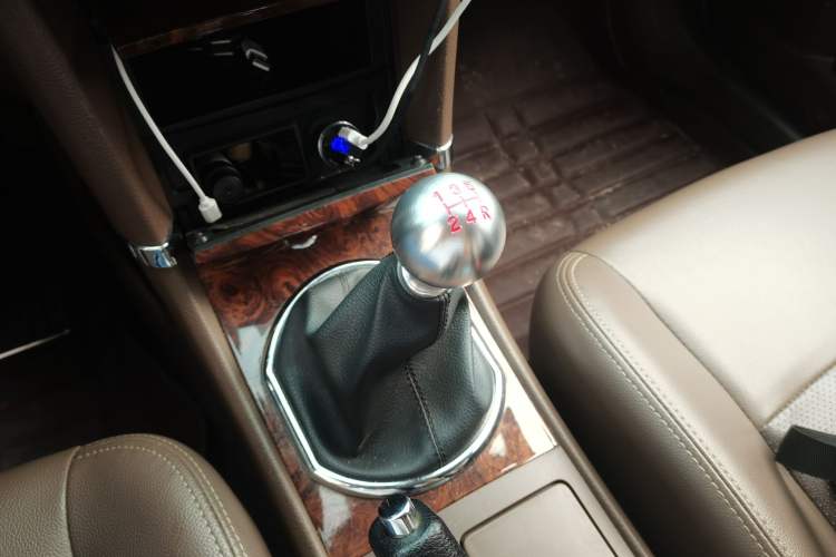 Used Zotye Z300 2014 1.5L Urban Edition Manual Luxury Model
